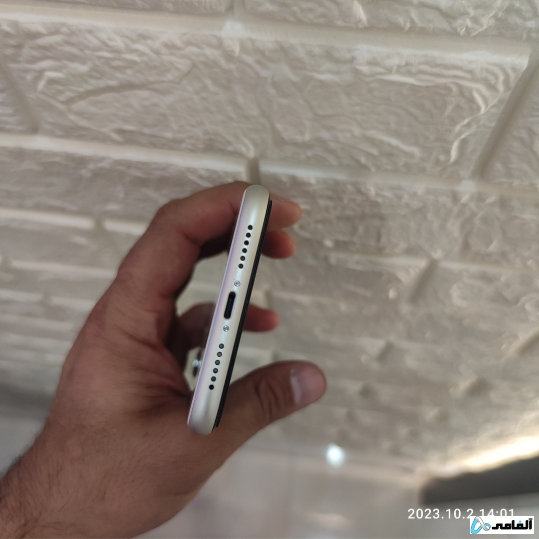 گوشی موبایل اپل مدل iPhone 11 حافظه ۱۲۸ گیگ باتری ۸۰٪ (کارکرده)